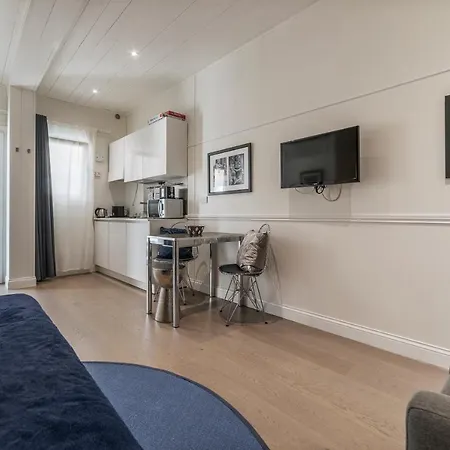 Guesthost - Scala Santa & Laterano Open Space *