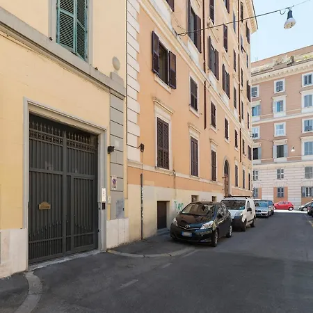 Διαμέρισμα Scala Santa & Laterano Open Space