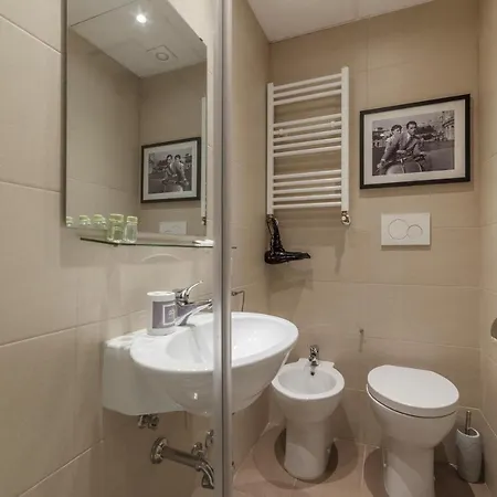 Guesthost - Scala Santa & Laterano Open Space * Řím