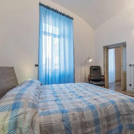 Guesthost - Scala Santa & Laterano Open Space Řím