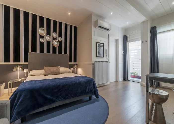 Guesthost - Scala Santa & Laterano Open Space Apartment Rome